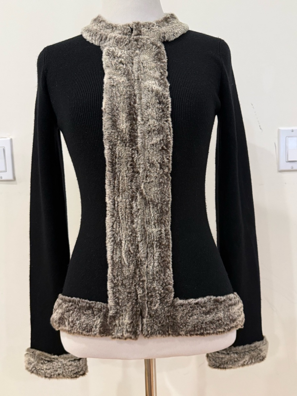 Black Knit Fitted Women's Sweater Cardigan with Faux Fur Trim